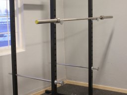 Powertec Power Rack - modifierad for Power Bands